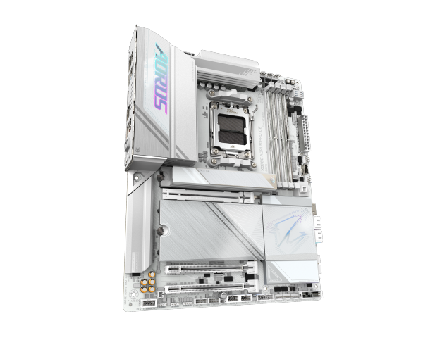 לוח אם GIGABYTE X870E AORUS PRO X3D ICE ATX