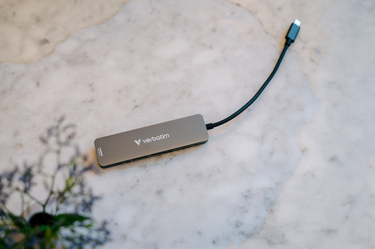 תחנת עגינה Verbatim Essentials USB HDMI SD Card