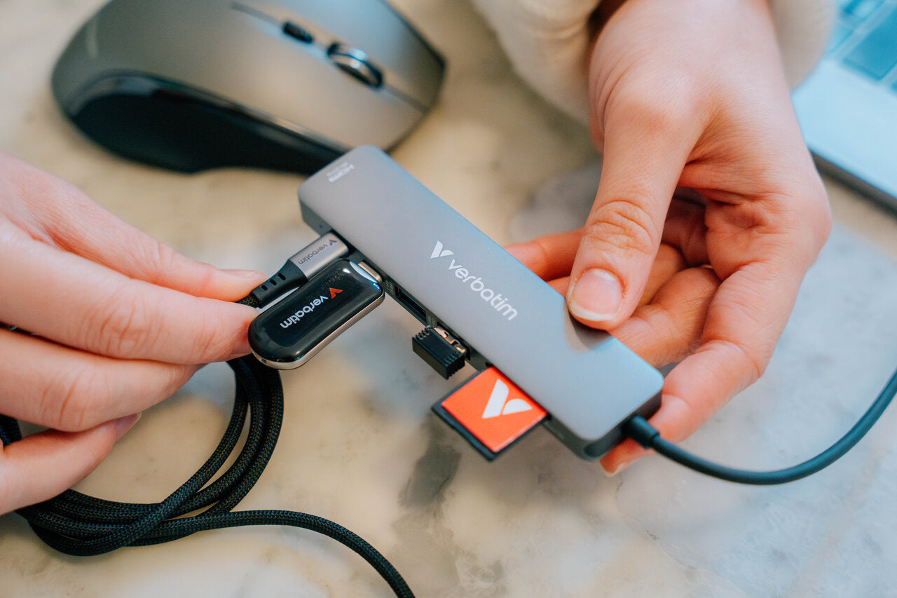 תחנת עגינה Verbatim Essentials PD USB HDMI SD Card