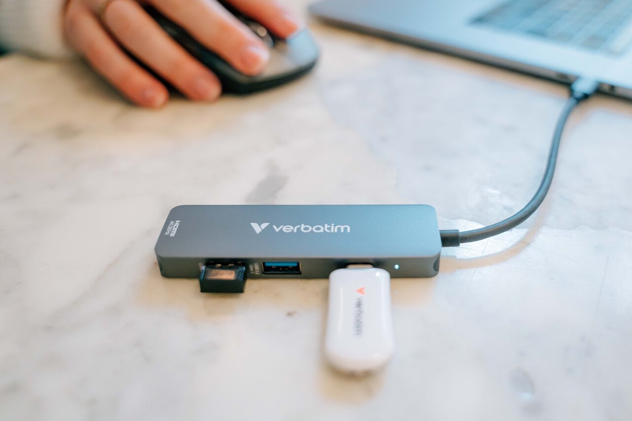 תחנת עגינה Verbatim Essentials USB HDMI