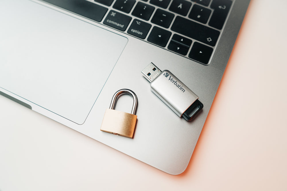דיסק און קי Verbatim Secure Data Pro 16GB