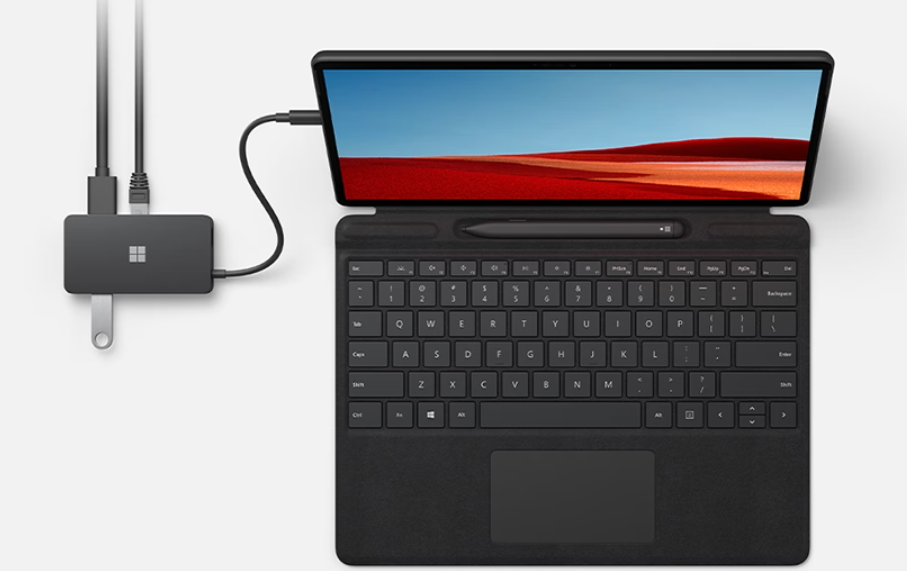 תחנת עגינה Microsoft USB-C Travel Hub